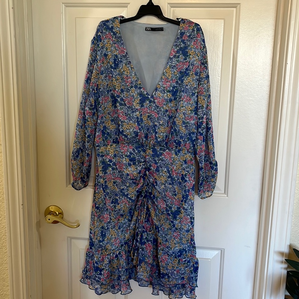 Zara dress size medium PTP 18 in . waist is 13 in . Length is 34 in